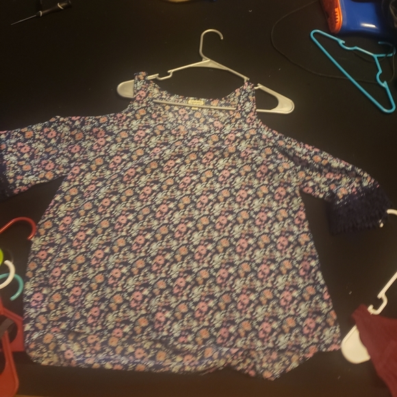 Top - Picture 3 of 3